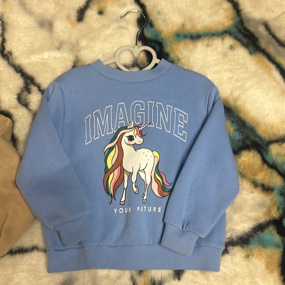Gorgeous unicorn sweaters - Picture 2 of 9